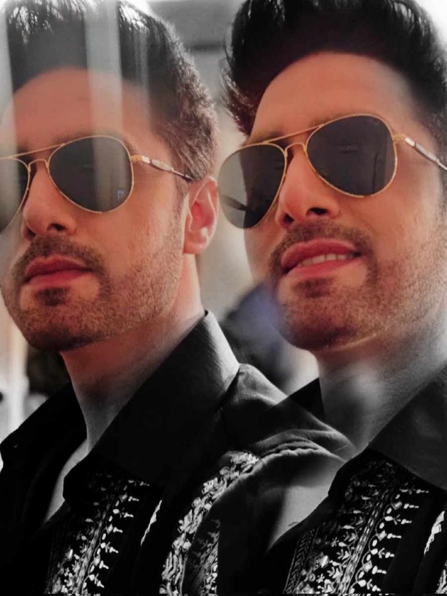 Abhimaanforever's tweet photo. 😉🔥❤️
.
@ROHITPUROHIT00 https://t.co/3bDU2MhTGK