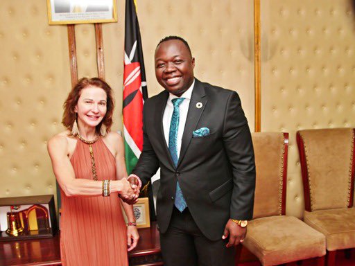 rochieng's tweet photo. Earlier I met Teresa Lawrence, a  transformation philanthropist from the US on Education and mentorship of young people.We agreed on her continued support on education of needy Kids and also she will collaborate with Kenya National Library Services to bring books to deserving schools. @knlsmedia @SDY_Ke