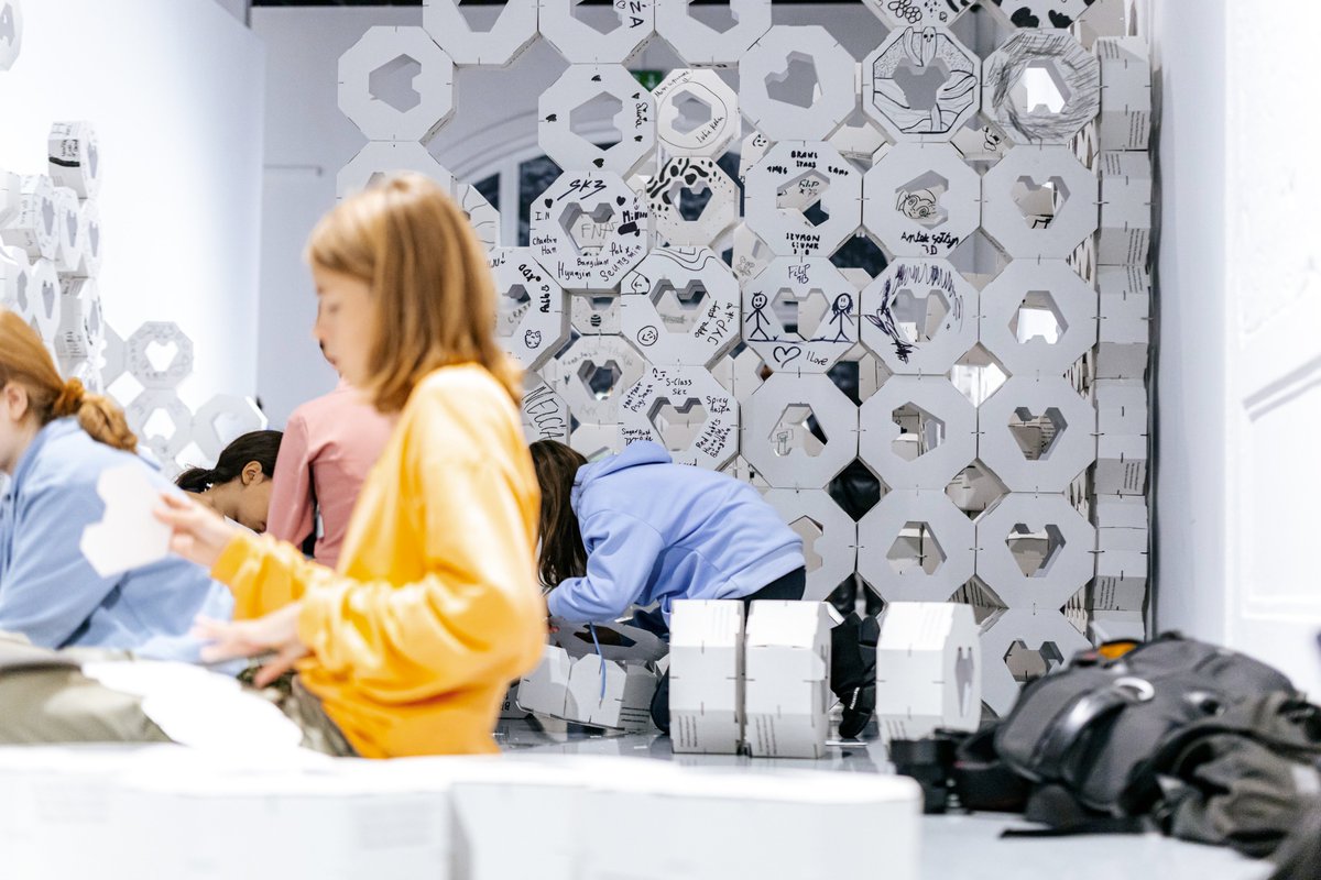 NoaHaim's tweet image. A moment from Projekt Most [MiCT] at @u_jazdowski Castle Centre for Contemporary Art 📸 Anna Rejman

#Museums #MuseumEducation #MuseumPrograms #InteractiveLearning #VisitorExperience #EducationalResources #MuseumExperiences #KidsInMuseums