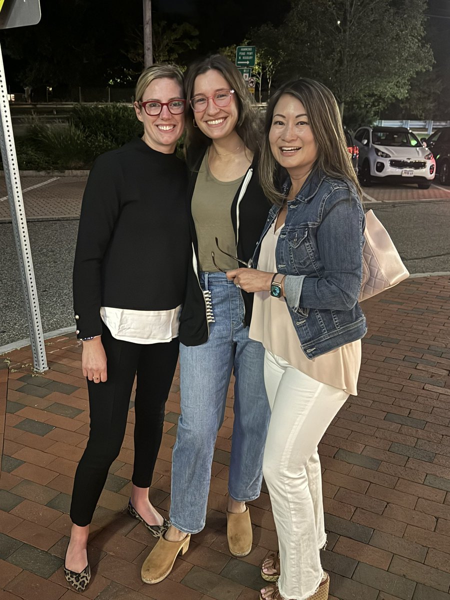 ErikaRangelMD's tweet photo. Cuz all work and no play is not the way we roll! Who says Mondays are no fun? Girls night out with the fabulous rallying-against-the-Pit @carlyamon28 and my partner in crime Dr.Ellie Tomczyk. @MGHSurgery https://t.co/8THy9Wm4EQ
