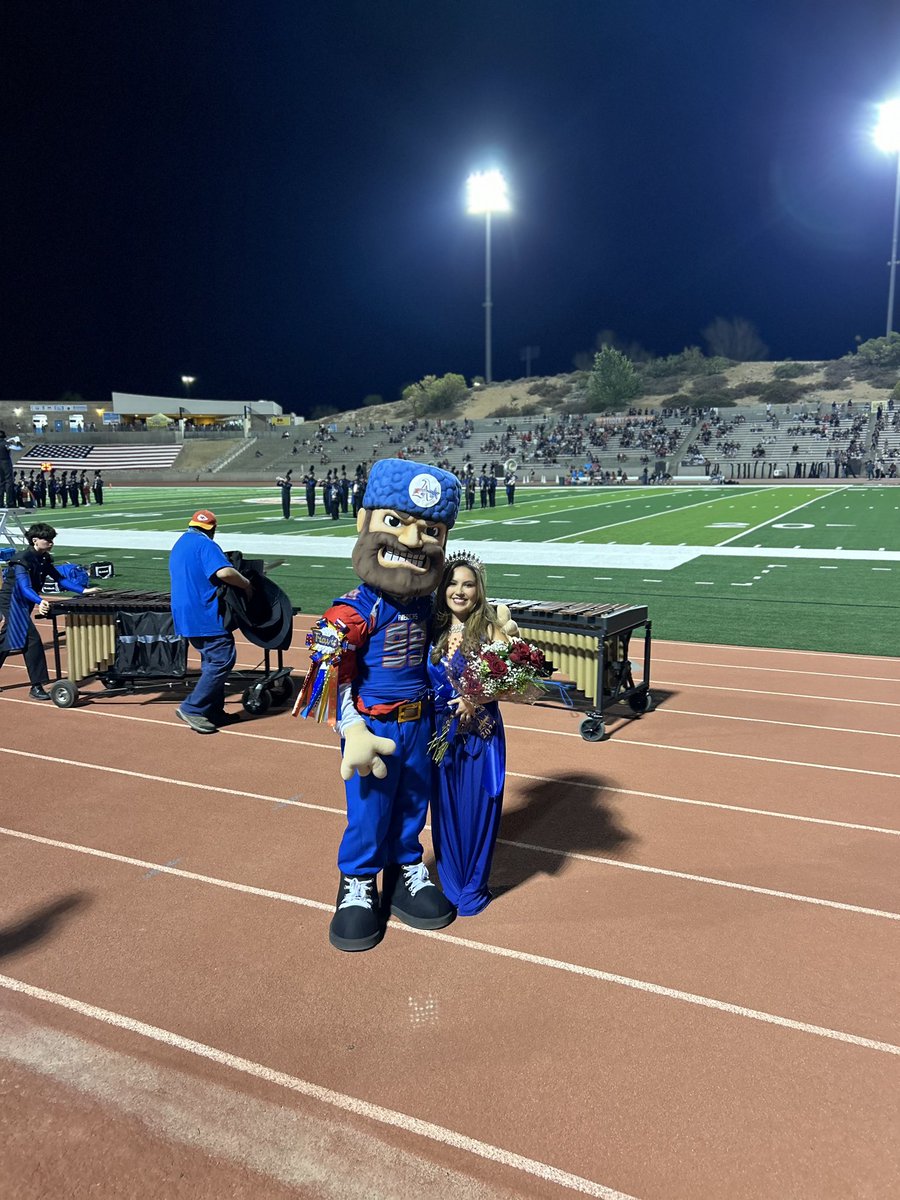 I want to thank everyone who nominated and elected me as Homecoming Faculty Queen 💙 It was a beautiful experience! STUCO and Ms. Varela did an amazing job as always! 
<a href="/BlazerNationAHS/">Americas High School</a> <a href="/Americas_HS/">Nancy Torres</a> <a href="/lvarela_AHS/">Lorraine Varela</a> #teamsisd <a href="/SISD_PR/">Daniel Escobar</a>