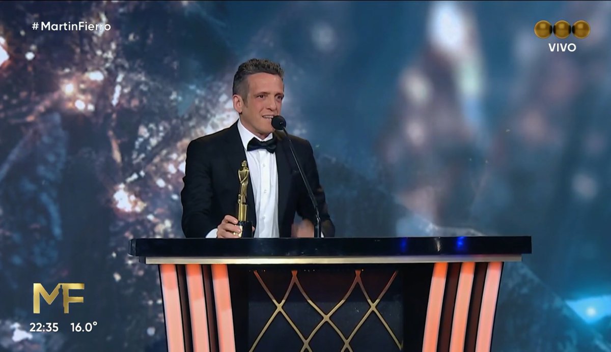 🚨 ES UN AFANO, SUSPENDANLÓ
- Perdón por las malas noticias de cada día, es mi trabajo y lo hago con pasión y compromiso
- El premio es de ustedes
- Los quiero