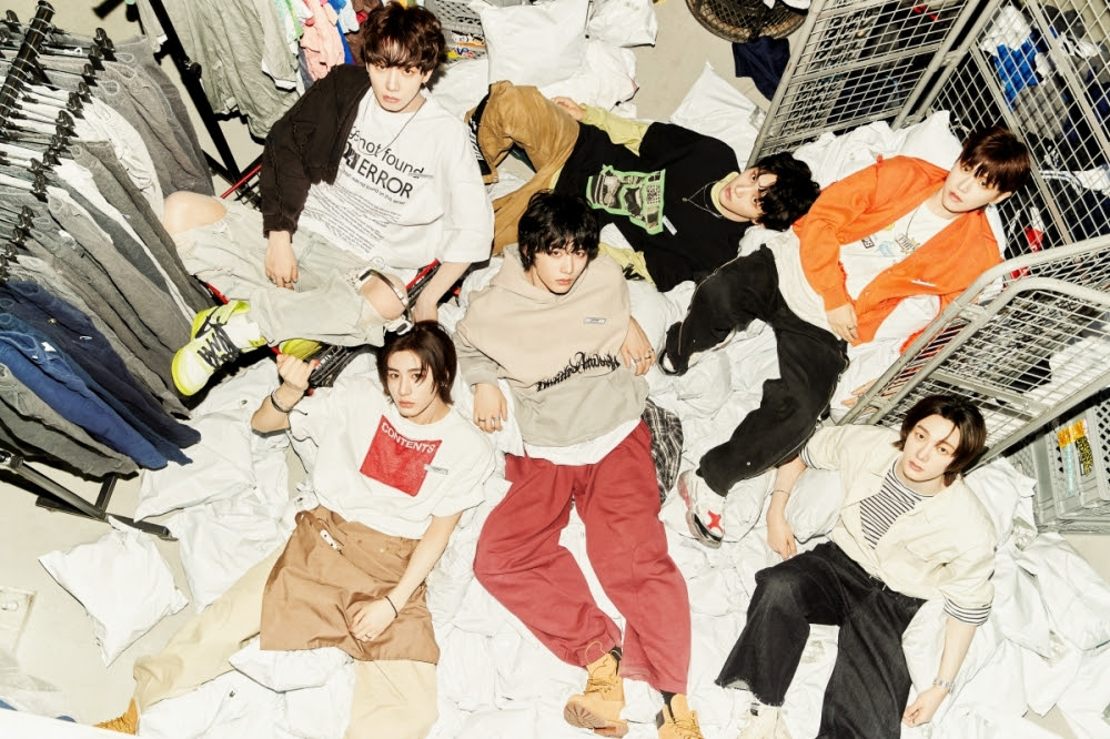 BOYNEXTDOOR struggle through part-time jobs on music video for 'Nice Guy', 3rd EP '19.99' out now — watch

bandwagon.asia/articles/boyne…

#BOYNEXTDOOR #보이넥스트도어 #BND #BOYNEXTDOOR_19_99 #NiceGuy