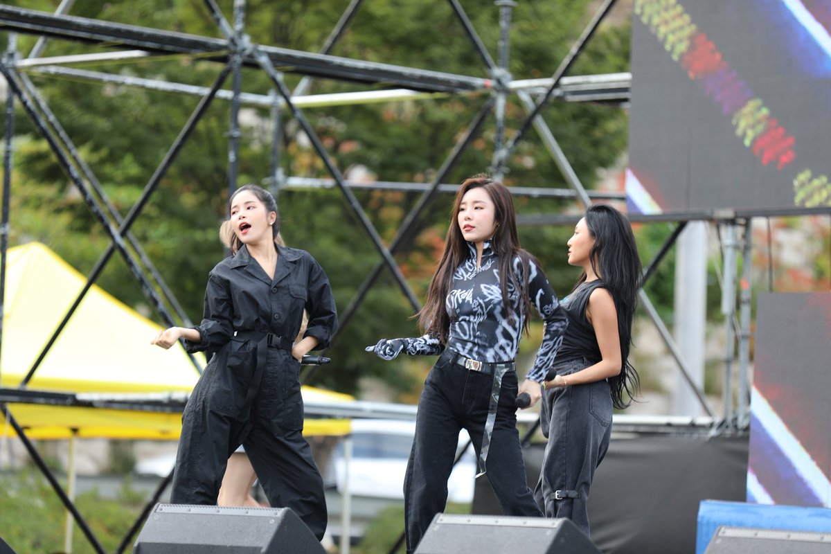 Artsro_Global's tweet photo. <Artsro Project: : DMZ Peace Concert in Yanggu>
✔Date : October 5th, 2019
✔Venue : Yanggu Military-Civilian Sports Center
✔Artist : MAMAMOO
#Artsro #mamamoo #KPOP #KIdols #Koreanidols #Concertproduction #concert #Concertpromotion #Concertagency #Artistbooking #Bookingagency https://t.co/QXRHHIGjlY