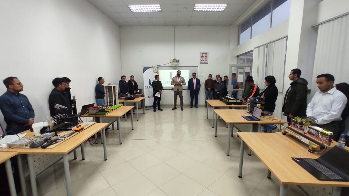 TecAzuay's tweet photo. 📌AHORA |Nuestros estudiantes de la carrera Universitaria Mantenimiento Industrial presentaron importantes proyectos generados gracias a los conocimientos adquiridos en el Tec Azuay.

👏 Felicitaciones por estos grandes proyectos: 👇
1/4 https://t.co/Du053BBF0Q