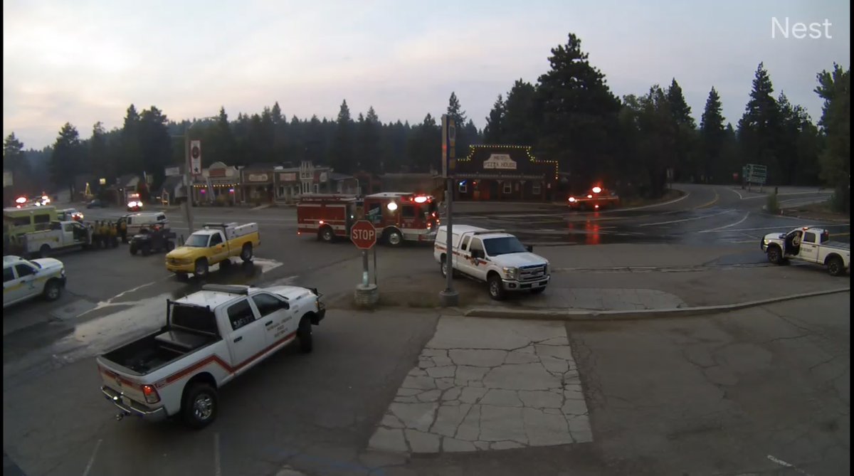 robert_fox1's tweet photo. A lot of hardware amassing in downtown #RunningSprings to defend against the #LineFire https://t.co/9HamnlXQ8d