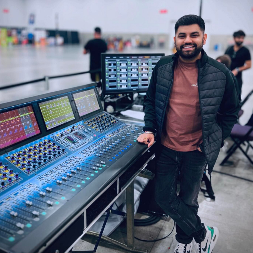 AvidLiveSound's tweet image. 📍 Edmonton, Alberta
📷 instagr.am/tanmayonboard
▶️ avid.com/s6l
 
#edmonton #canada #soundengineer #livesound #avids6l #avidlivesound #venues6l #avid