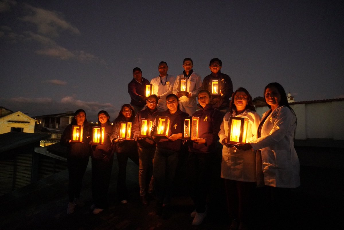caaesanlazaro's tweet photo. 🌻Realizamos nuestro Candlelight (encendemos una llama de #esperanza) en el #CAAESanLázaro de @Salud_Ec prendemos una #LuzDeVida, una luz de ilusión por la Conmemoración del #Día Mundial de #PrevenciónDelSuicidio.
#ElNuevoEcuadorResuelve https://t.co/i3Nc10X3fi