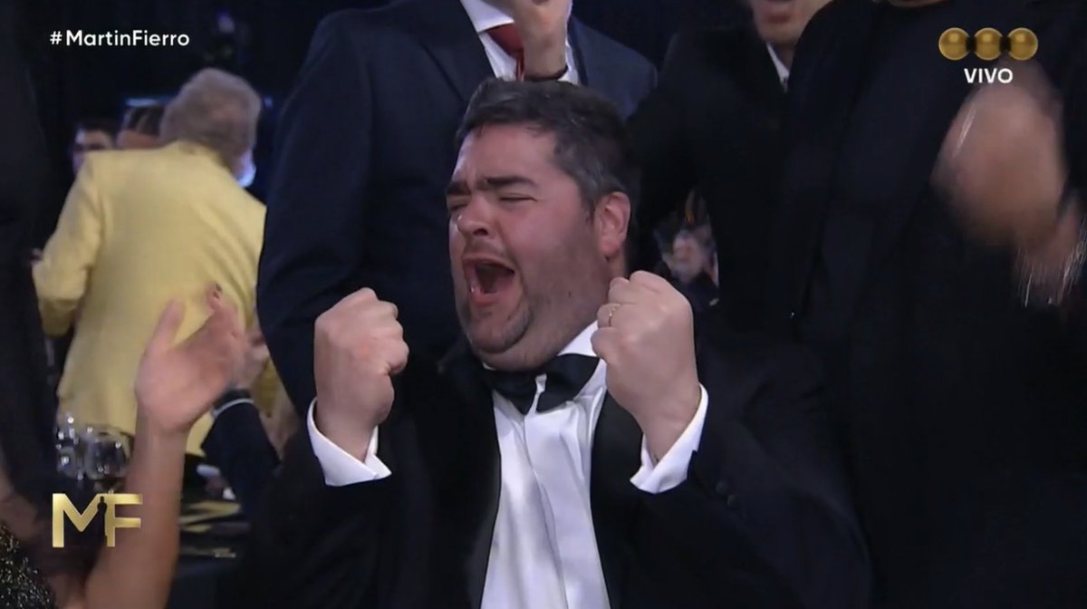 julioalbertopaz's tweet photo. Merecido por el programa que es superdivertido. Más, @dariobarassi merecería ganar el #MartinFierro a Mejor Conductor por ser el mejor desde hace 3 años; pero #APTRA me suena a #AFA con sus decisiones. Ojalá ganes gordo querido, aunque el premio del público ya lo tenés. 
#MF2024 https://t.co/X9Yr6Aqk0Y