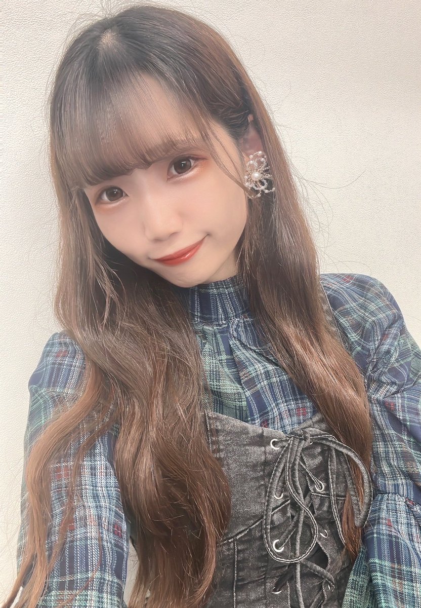 おはようございます🫧🫧
モスグリーンのチェックブラウスとデニムの組み合わに黒ベレー帽を被ってショッピングしたいな(*´꒳`*)🤍