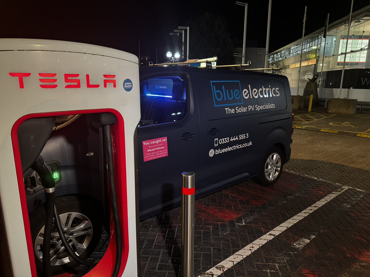 BlueElectrics's tweet photo. Charging our EV on our #neathtorome trip, and what should we happen to spot on the exact same charger? @ArtElectrics 🙌 https://t.co/RUEO7OooGo
