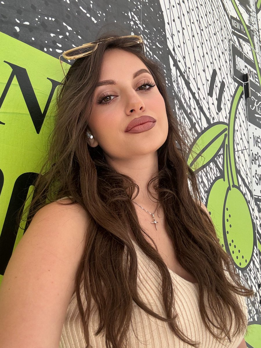 Angelina Alexon tweet media