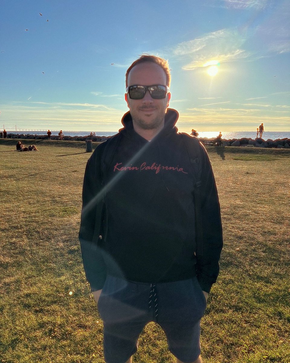 Dreamers are all over the world! 

Shoutout to my cuz for representing us in Europe! 

#euro #dreamers #kcdreamers