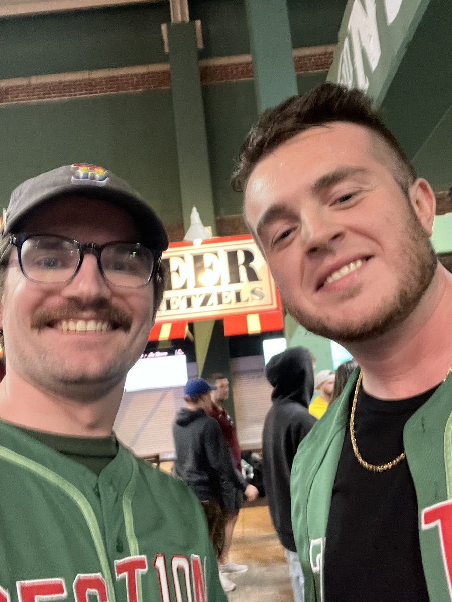 DickNamico's tweet photo. Amazing night with a huge win for the 10. Glad I got to snag a selfie the most important @Section10Pod member, the yapper himself @jake_yasi https://t.co/5ft3EZT1nD