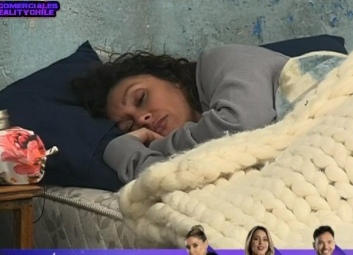 Carpediemmar2's tweet photo. #GranHermanoCHV BASTA CON ESTA LOCA DEPLORABLE, CANSO EN EL REALITY, AHORA HAY QUE VERLA EN EL PROGRAMA, BASTAAA,QUE SE VAYA A LA MIERDA DE UNA VEZ,ORDINARIA, TRATO A CHAMA DE PUTA Y A MICHELLE DE GUATONA. BASTA DE ORDINARIEZ.CHAOOOO https://t.co/fDPaC1B06R