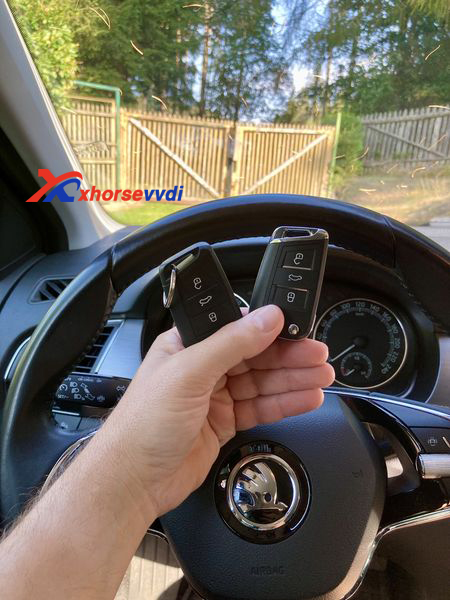 Xhorsevvdi's tweet photo. Successful programming SMART key - keyless-Go of Skoda Fabia 3 2021 with VDO NEC 35xx MQB48 using Key tool plus. 
Key Xhorse XSMQB1EN
https://t.co/omZxwpOv85
Zámečnická pohotovost - ZAPA SERVIS
#keytoolplus #mqb48 #skodaFabia3 #SmartRemote #xhorsekey #keyprogramming https://t.co/OztDN9KRxc