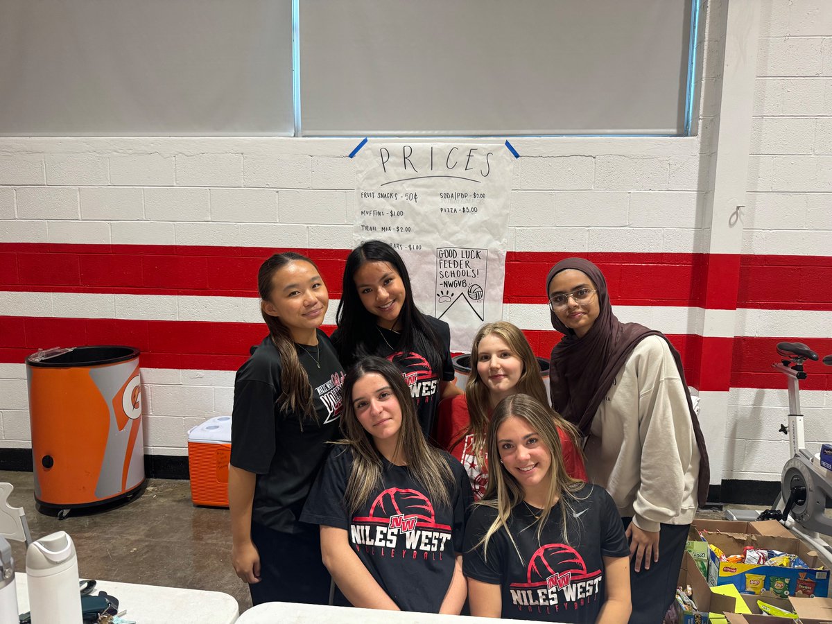 We were so excited to have our feeder schools in the Niles West gym tonight playing  their conference matches! All the teams played great and there were some exciting matches. Keep up the hard work future Wolves💪 <a href="/WolvesD219/">Niles West Athletics</a>