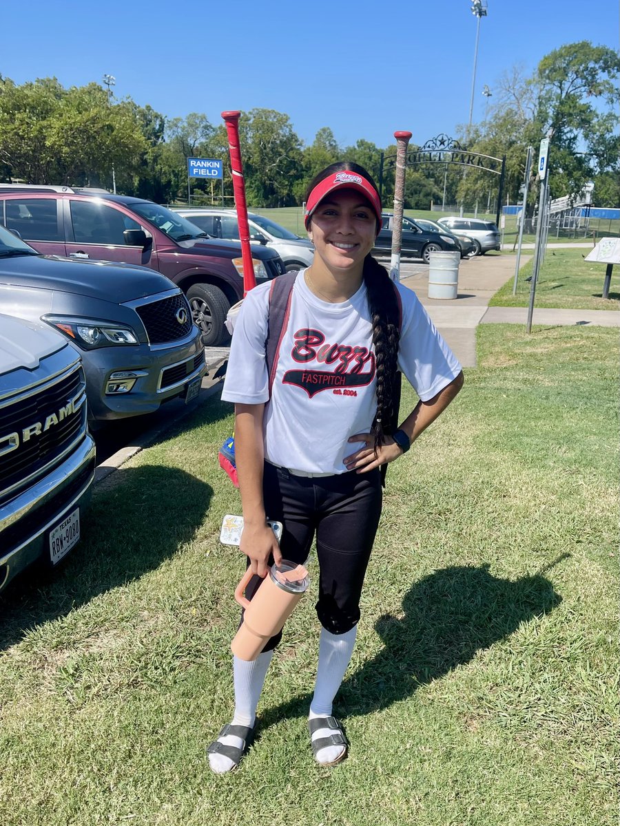 JaylinGerhardt's tweet photo. Great weekend camp and tournament! I had so much fun playing in my first 18u tournament! Thank you @Fins_Softball for talking with me and coming to watch my games during the tournament. I started strong with some great hits and 2 double plays!  Can’t wait to play this weekend! https://t.co/77Wk3iZdv6