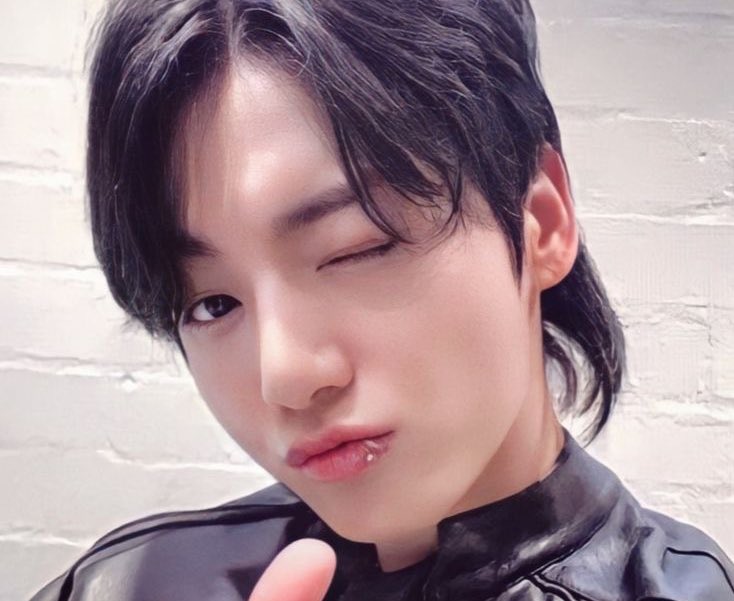 yoonyiss's tweet photo. Worldwide ~km au 

Au donde Jimin finge ser softstan pero está en un grupo de rol 🔞de su cantante favorito.

O donde Jungkook decide interactuar más con sus fans y entre al grupo sin saber de que trata. https://t.co/a7nlT8Ui3N
