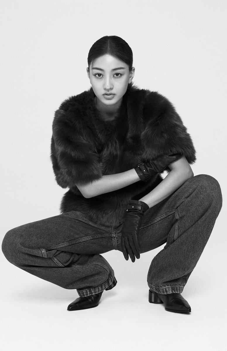 jihyogodmom's tweet image. จีฮโยแงวดำหล่อมาก​ เท่มาก​ อื้อหื้อ
#AmiParis #Popmagazine #JIHYO