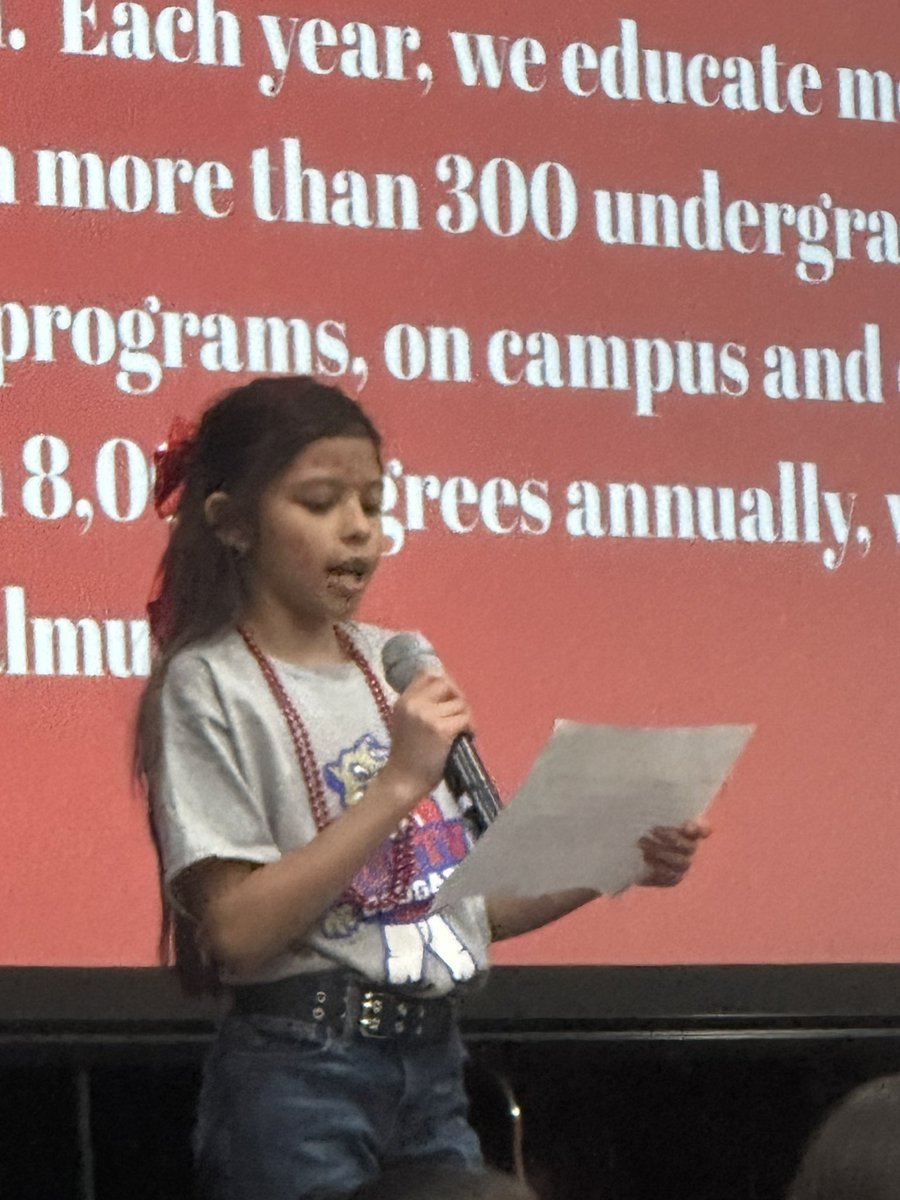 RogelioSegovi13's tweet image. What an incredible start to my week‼️  @o_wildcats hosted an outstanding college rally, delivering an inspiring college readiness message. Huge shoutout to the Houston Cougars class for their amazing presentation‼️#CollegeBound @FabensISD #FutureReadySkills @HoustonUniv ✨