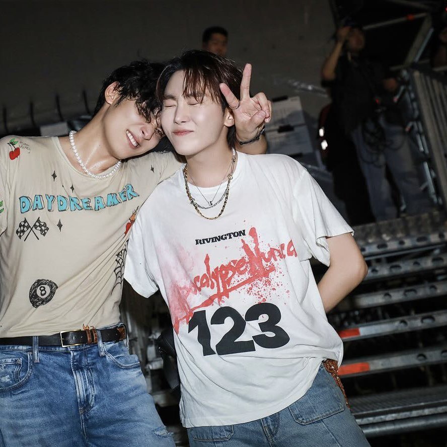 부왼관 (@booisrealleft) on Twitter photo 