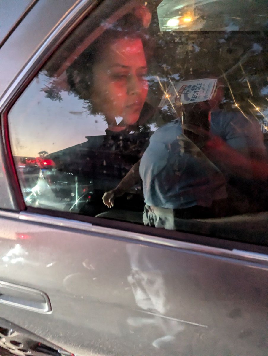 ⚠️PLEASE RT AND BE AWARE⚠️
Last Friday around 7pm in the Culver City area, my dad was assaulted twice in one sitting by these two people. The woman outside the car pepper sprayed him after instigating and escalating an argument, and the person in threw a can of soda (cont)