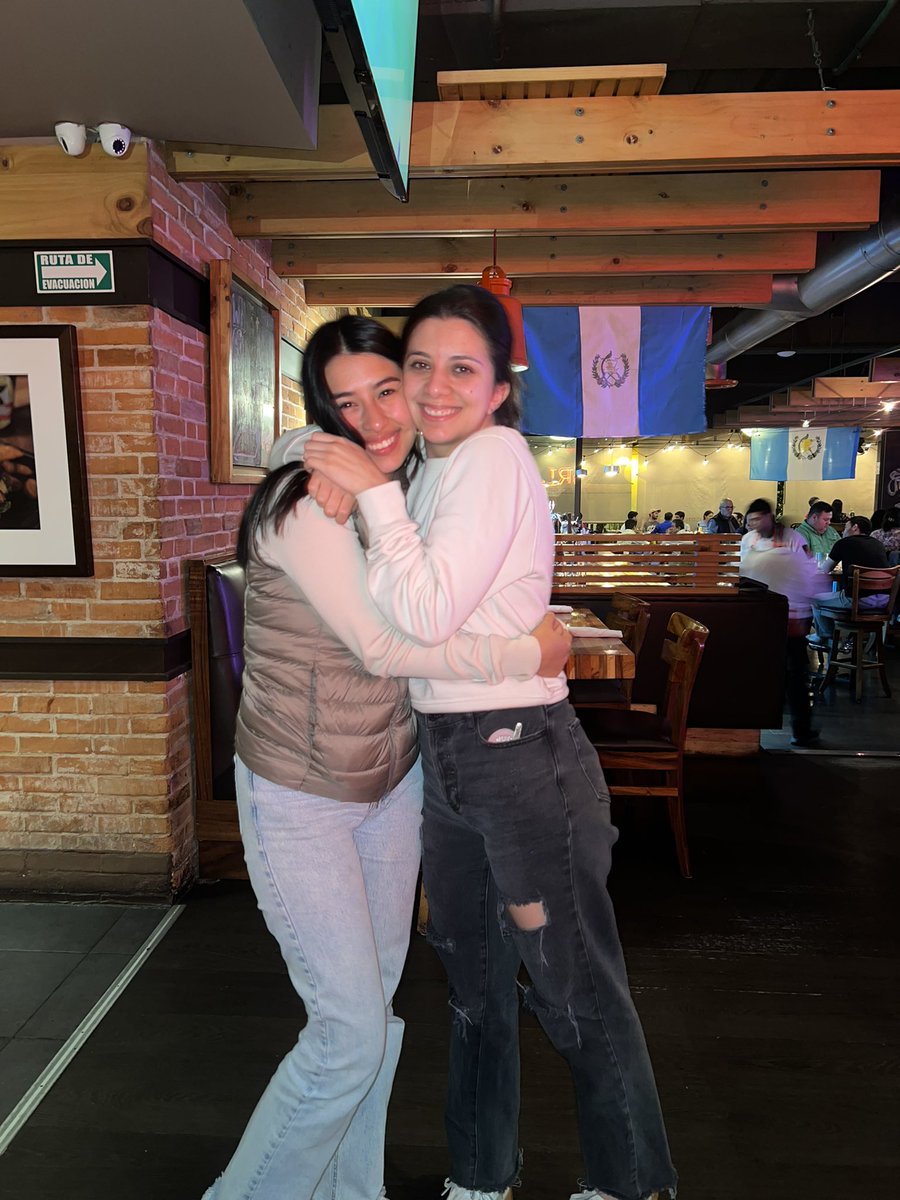 Danny_099's tweet image. De niñas de 11 años y ahora una está a punto de cumplir su sueño.