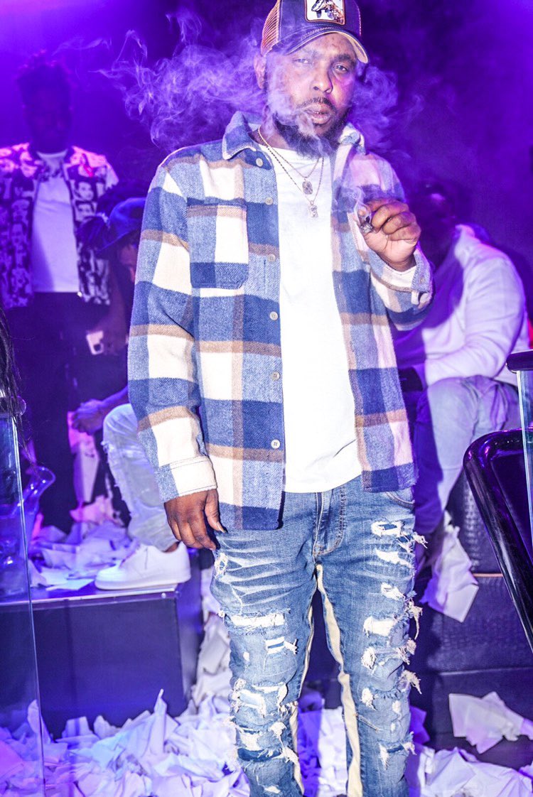 RSNENT706's tweet photo. Have you ever seen a boss in person https://t.co/lFiXMoamrp