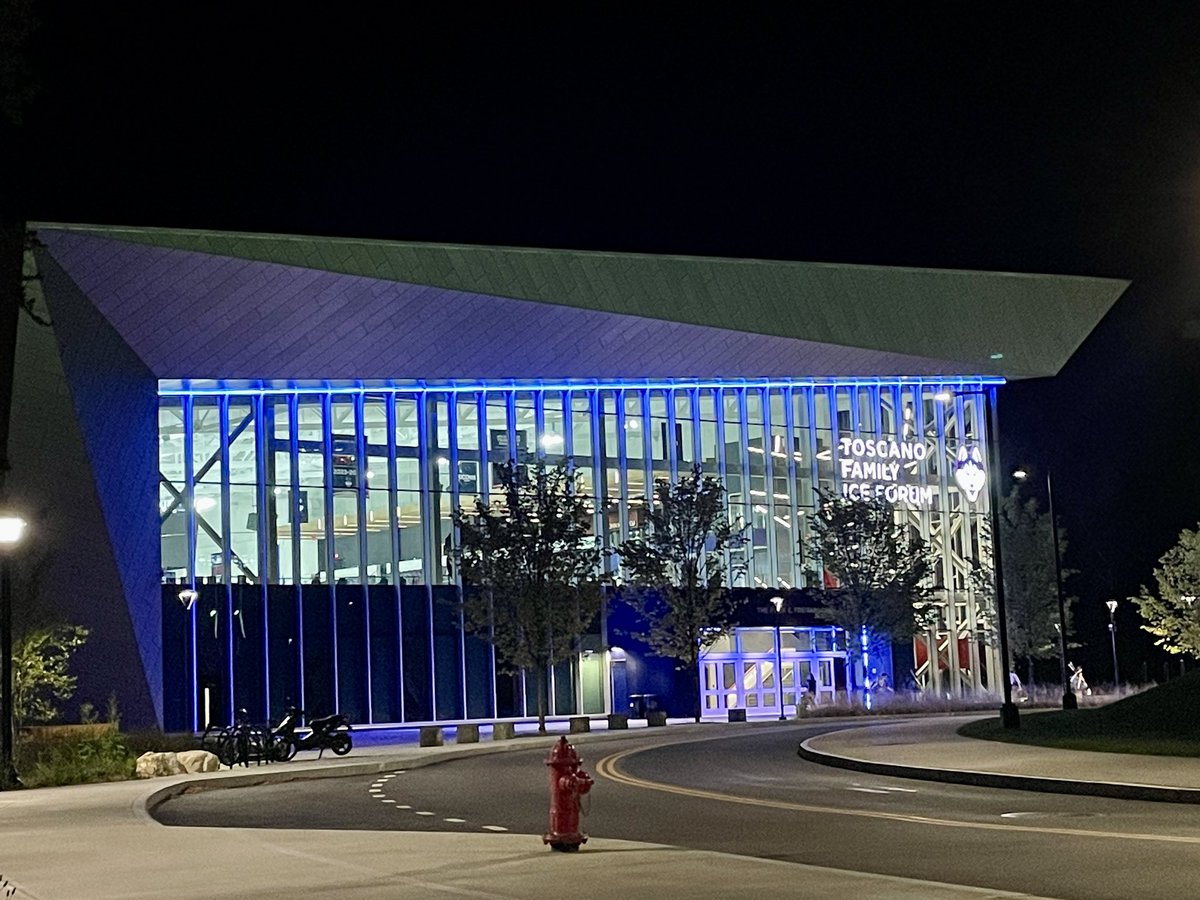 Thanks to my new job, I see a lot more hockey in my future! The smell is atrocious, but I could definitely become a hockey fan if it means hanging out in here. Now, who wants to teach me the ins &amp; outs of the rivalries and such…?