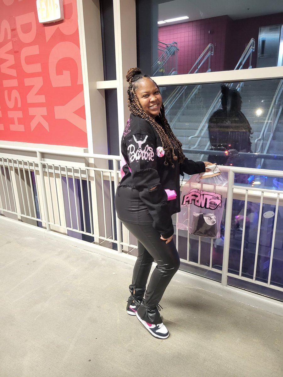 #GagCityDC 
Where is <a href="/NICKIMINAJ/">Nicki Minaj</a>?!?!