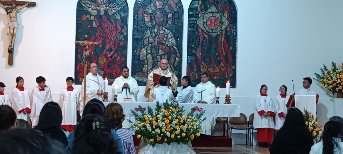 Monseñor Munilla tuvo la amabilidad de visitarnos en la parroquia Sagrados Corazones, lo cual ha sido una gran bendición.