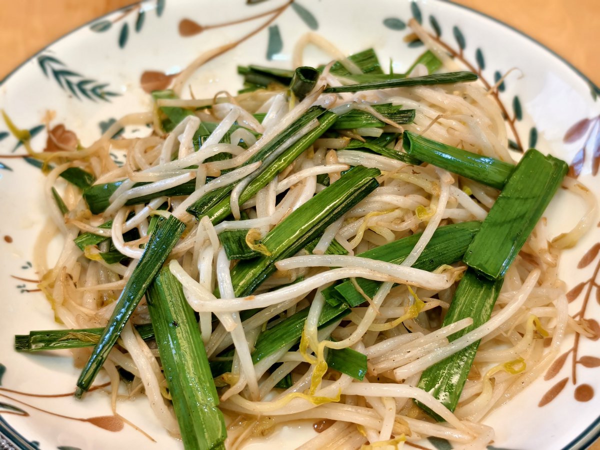 今日清淡饮食
9月已经过去了1/3，10天来减重5斤，达到本月目标，接下来需要稳住，下个月再继续减（｀へ´）