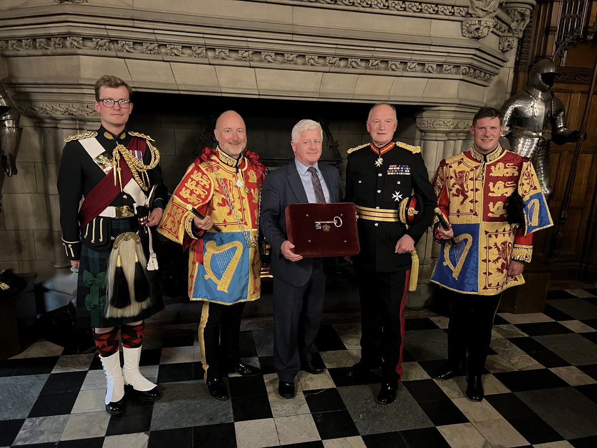 Alastair Bruce tweet media