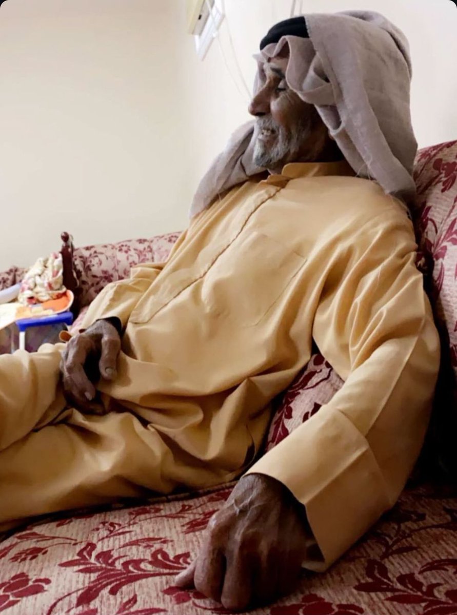 عبدالله بن سلطان بن غليطة الغفلي في ذمة الله… اللهم اغفر له و ارحمه و عافه و اعفو عنه و اكرم نزله ووسع مدخله و اغسله بالماء و الثلج و البرد و نقه من الذنوب و الخطايا كما تنقي الثوب الابيض من الدنس