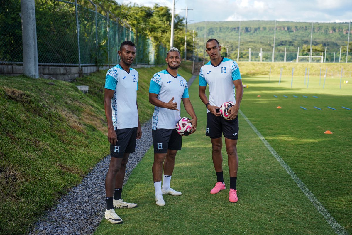 FFH_Honduras's tweet image. 🔥Todo listo para el juego de mañana ✌️🇭🇳

#VamosHonduras #SiPodemos #AGanar #UnidosPorLaH