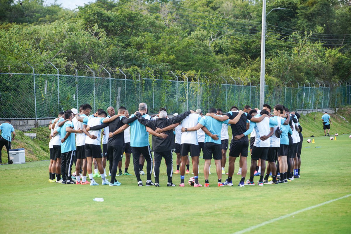 FFH_Honduras's tweet image. 🔥Todo listo para el juego de mañana ✌️🇭🇳

#VamosHonduras #SiPodemos #AGanar #UnidosPorLaH