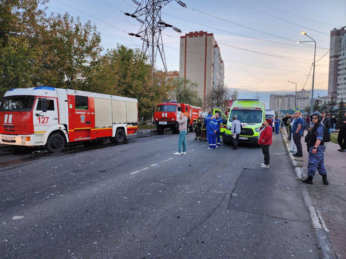 breakinglv's tweet image. 🇷🇺 Postījumi pēc kaujas lidrobota ietriekšanas dzīvojamā mājā Maskavas piepilsētā Ramenskā.
#Ramenska #Maskava #krievija