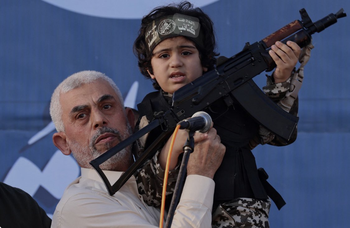 Vem är Yahya Sinwar - hjärnan bakom 7 oktober? Hur skapades och utvecklades Hamas i Gaza?

**Nio dagar kvar!** För en signerad kopia.

Min nya bok om HAMAS släpps den 1 oktober, men du kan redan nu säkra ditt exemplar – signerad och exklusiv förhandsbeställning! Detta är sista