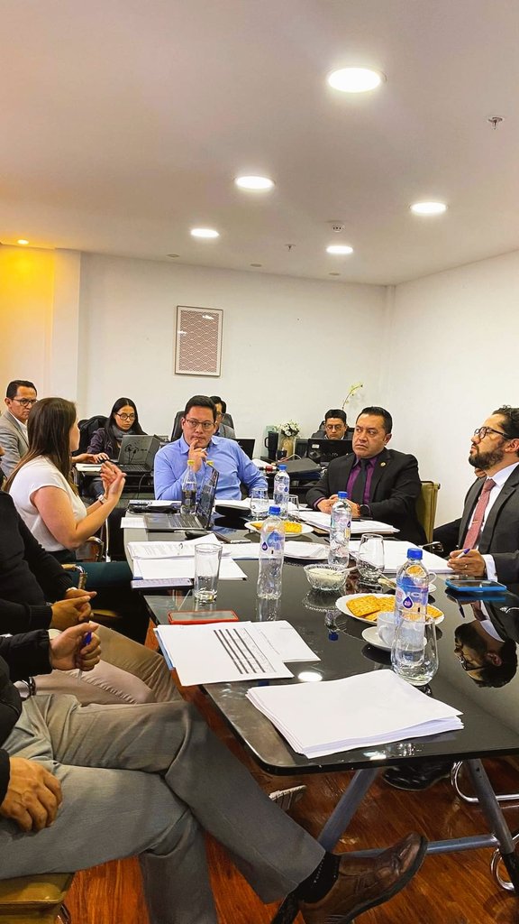 💼 Como Concejal de Cuenca, hoy participamos en la sesión de Directorio de la Empresa Pública Municipal de Desarrollo Económico EDEC EP, presidida por nuestro Alcalde Cristian Zamora. 💪

Abordamos temas clave para el desarrollo económico 💰💲de nuestro cantón ❤️💛 Cuenca 🤩✨