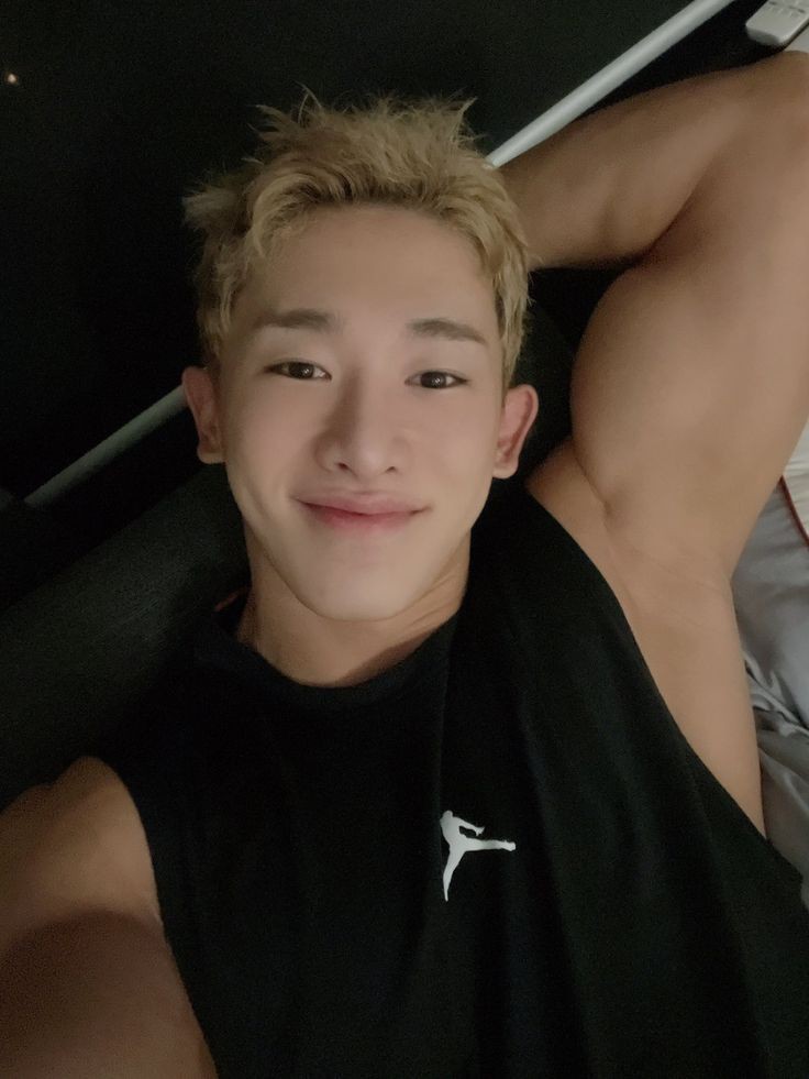 Kayanya pada suka ketek gue ya? Wkwkwk