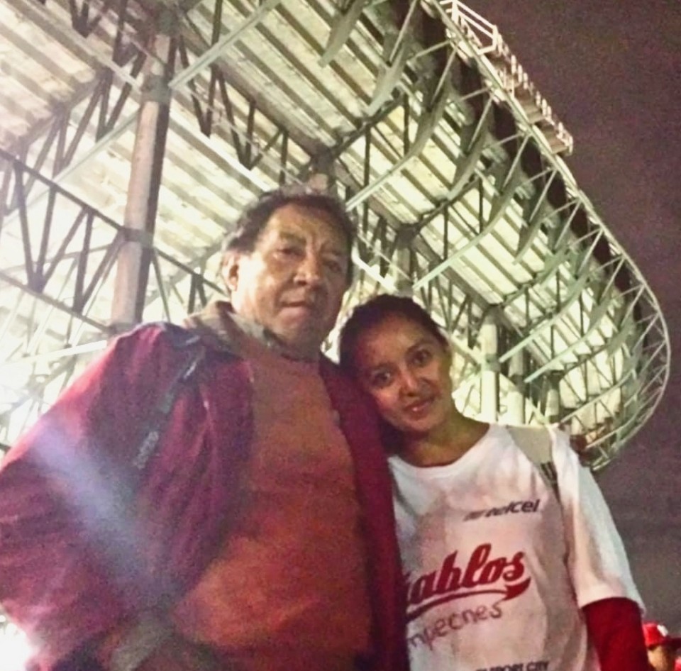 Papá, tus Diablos son campeones!! ⚾🥹

Después de 10 años, somos campeones!! 
Hasta las estrellas, para ti ✨
