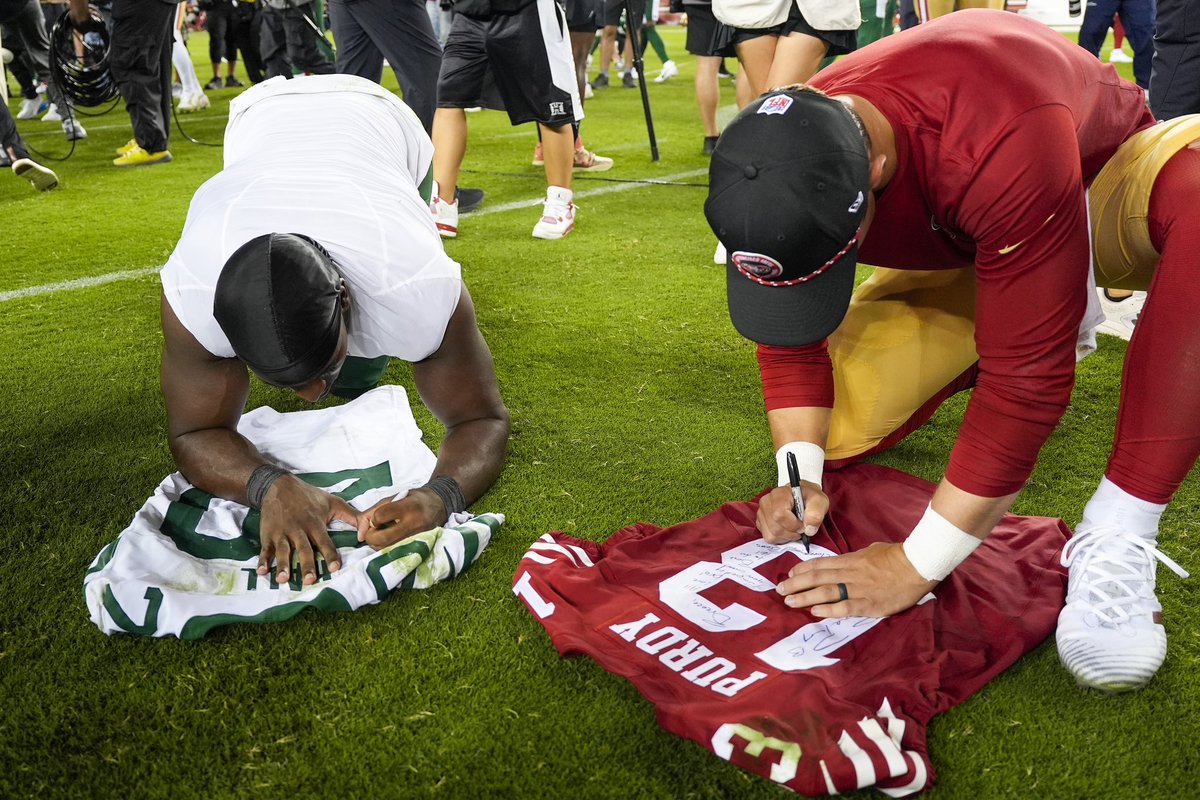 cyclonefanatic's tweet photo. Cyclones reunited ❤️

Photos by Thearon W. Henderson/Getty Images https://t.co/sN3hZbehS7