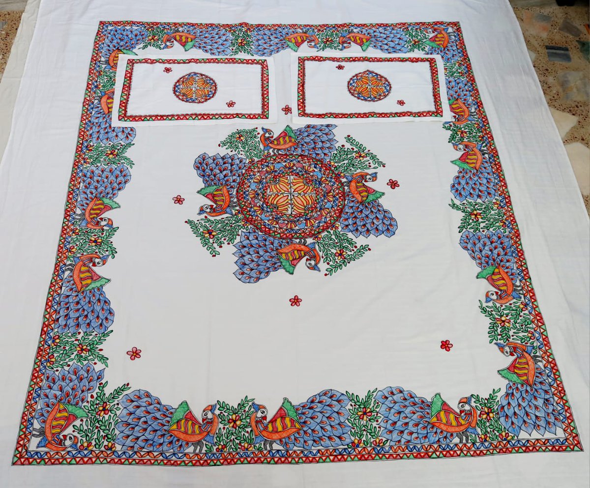 mithilakritihub's tweet photo. 🌸🌸Cool cool morning everyone 😊🌸🌞
👉🛏Cotton double bedsheet (2 pillow covers) with handmade mithila painting design.
#cotton #bedsheet #bedsheetset #bedsheetonline #homeinterior #homedecor #traditionalarts #Trending #traditionalartist #mithilaart #indianart https://t.co/rhSXmq2ttj