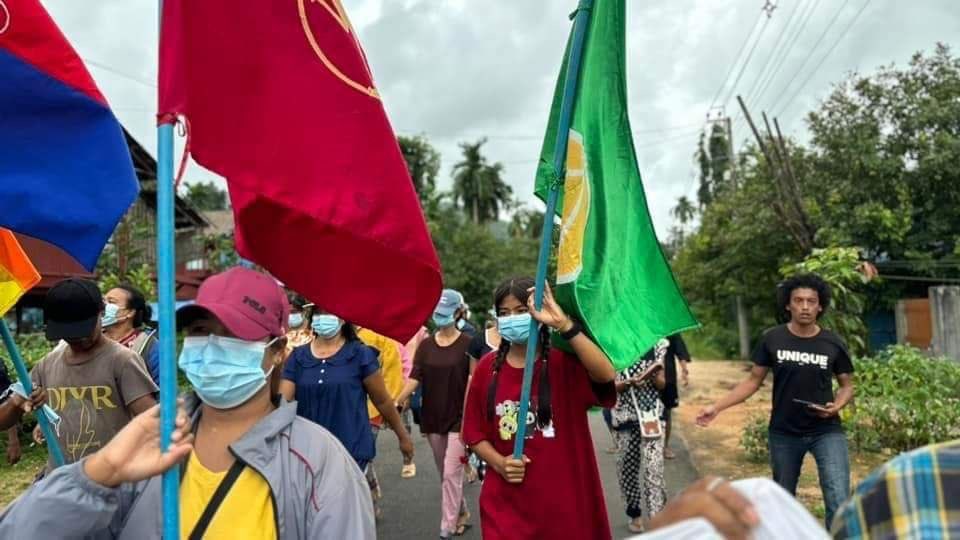 Lilia_Kim212's tweet photo. Dawei Democratic Movement Strike Committee #DDMSC led & marched the military dictatorship public strike movement in #Launglon Township on September 9.
#WhatsHappeninglnMyanmar
#2024Sep10Coup https://t.co/y0073Vph2o