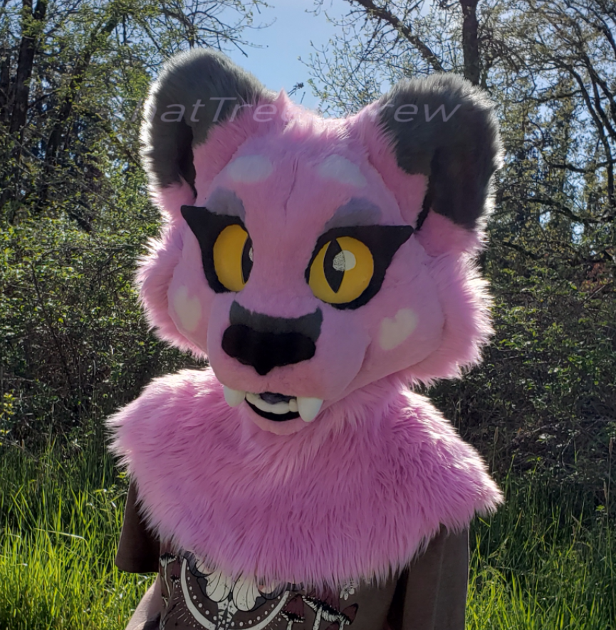 Thattreeshrew's tweet photo. @BassetBites Hello! I like to make dinosaurs and other uncommon species <3 
Heads start at $1250 https://t.co/nR7THY0Y1e
