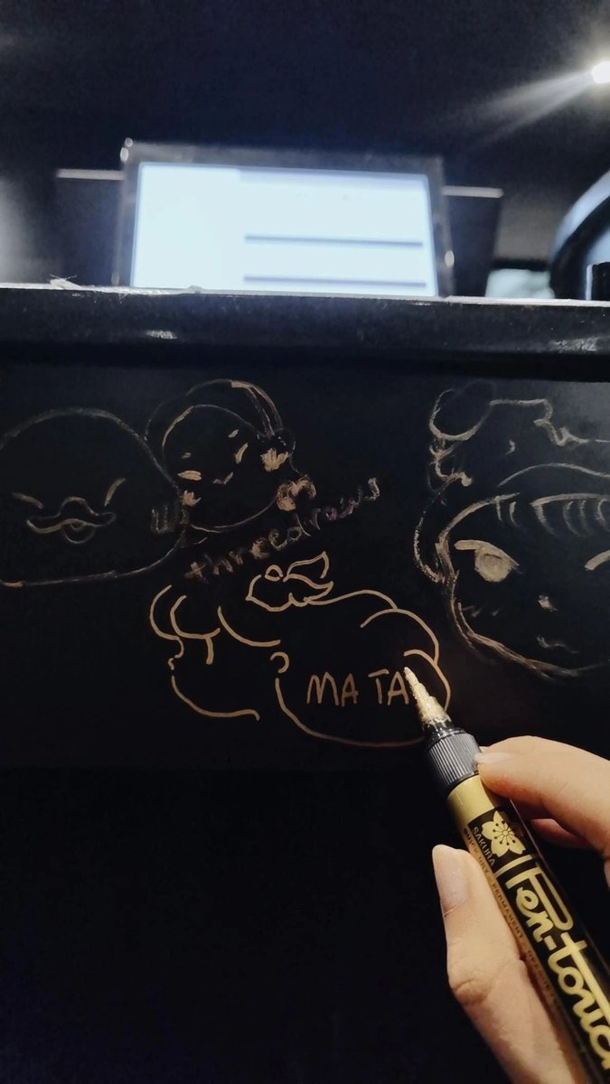 mata_mataartist's tweet image. “ LEVITATION Exhibition“
 Liberty of Art Gallery 🖼️✨
📍at Sukhumvit 56
📆 07 - 29 Sep.

Tiltle : TIME TRAVEL 🕚
Artist : MA TA 
Technique : Acrylic on Linen
Size : 60x80 cm 
#mata  
#Levitation
#LevitationExhibition
#Libertyofart