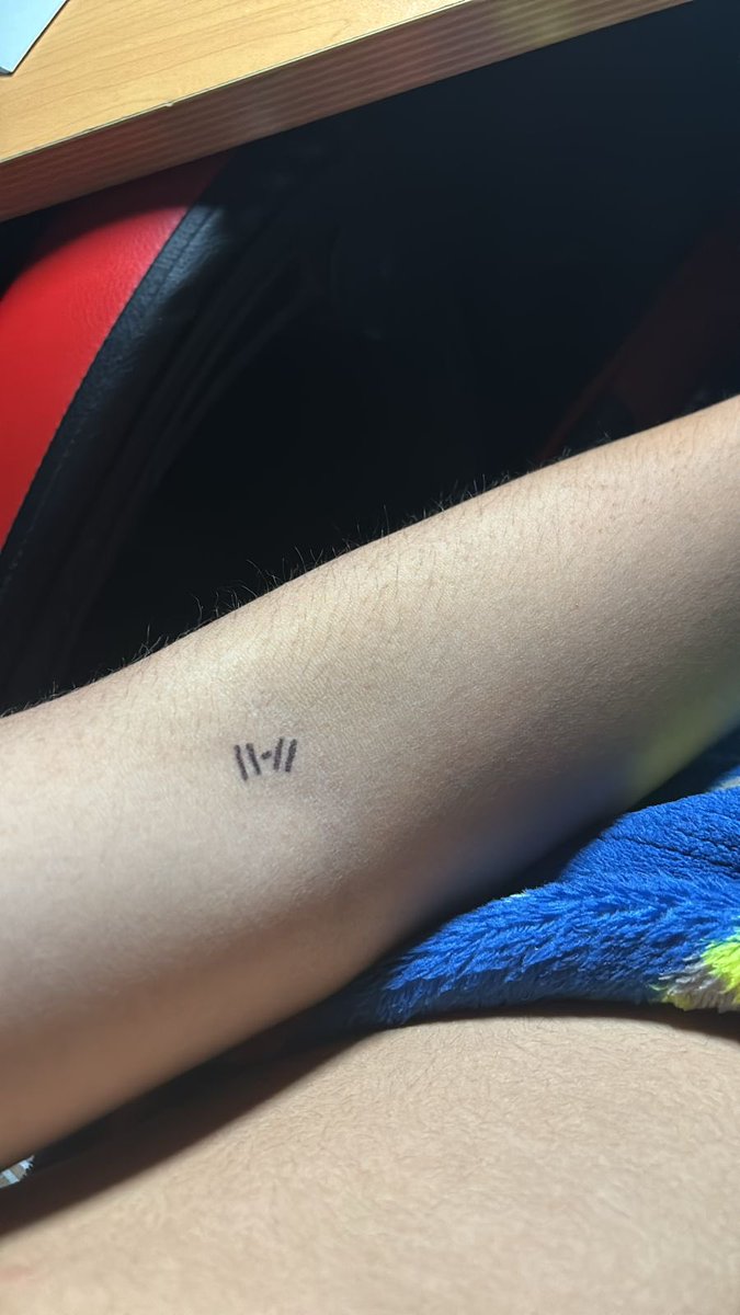 jp_glezma's tweet photo. día 1 tatuado, no me arrepentí https://t.co/ZGEsOWVHTA