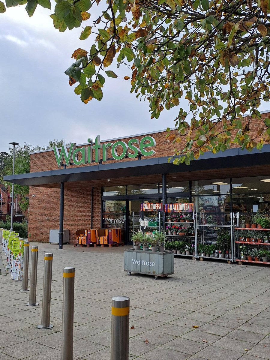 Reminder today we will be at:

Waitrose 3 St John St, Bromsgrove B61 8RR between 6pm - 7pm

This is your chance to meet your local team, discuss any concerns you may have, or just come and say hello! 👋