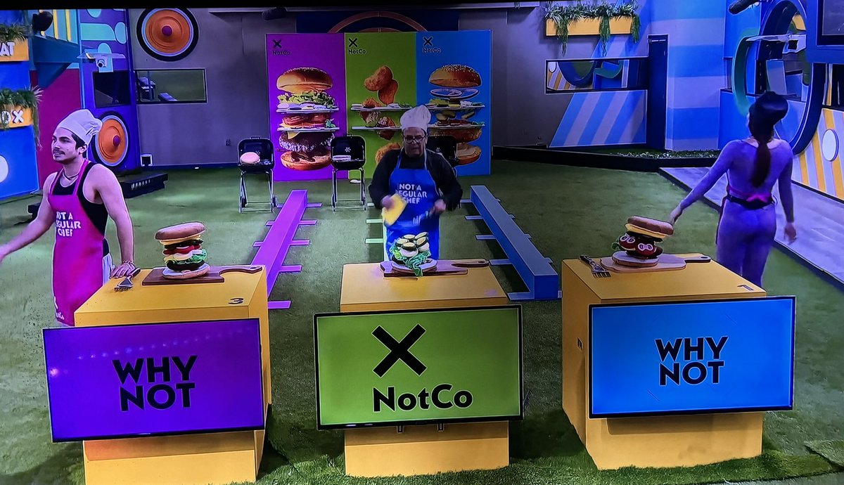 mayers44's tweet photo. Es más que obvio que este tipo de pruebas son hechas para sian y Agustín. Ellos son los que mejor condición tienen y son los más rápidos. Ellos dos serán los finalistas . Muy obvio 😤 #LCDLFMX2 #LaCasaDeLosFamososMx https://t.co/ZO8siPNKOW